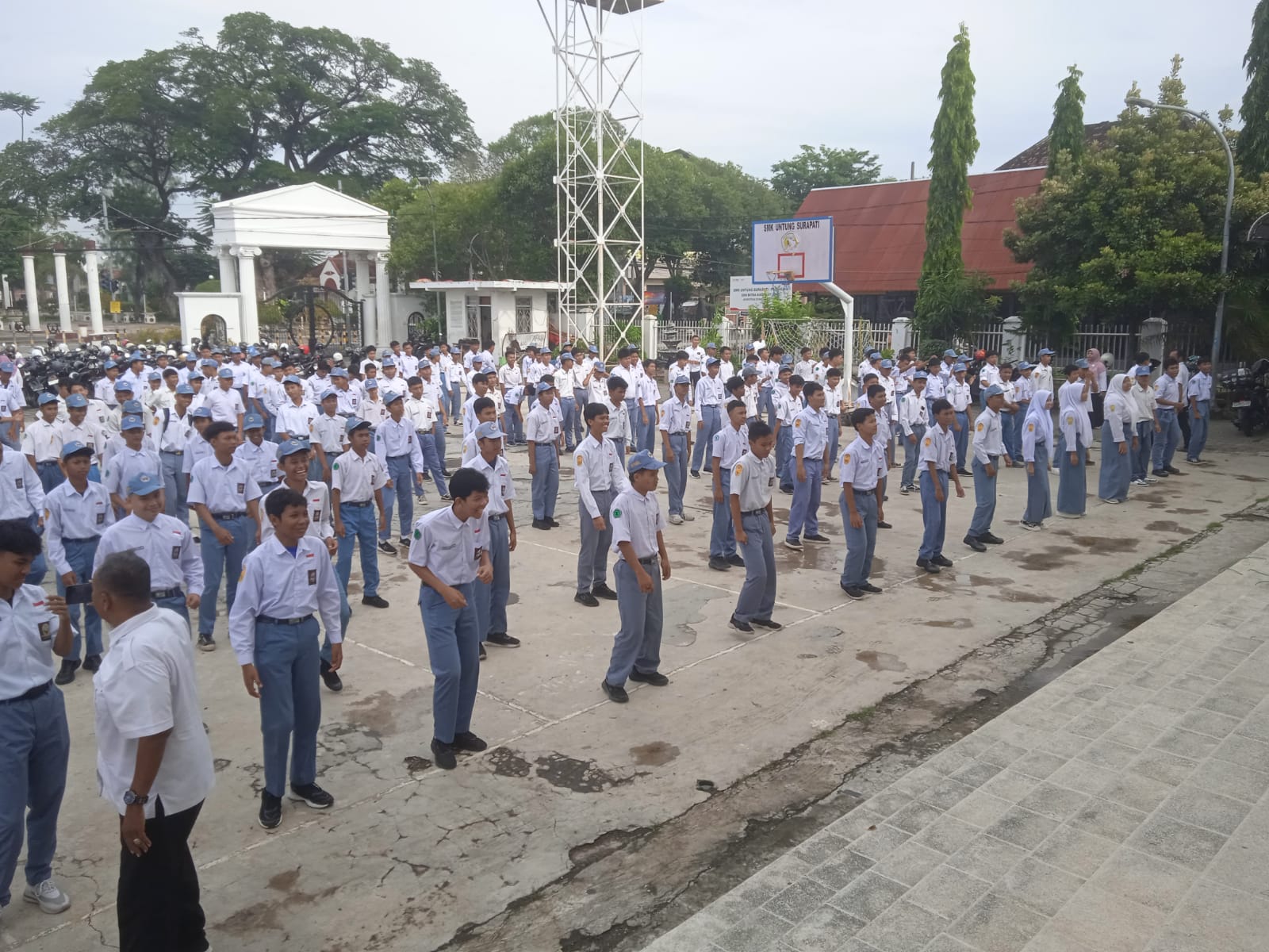 Senam Anak Indonesia Hebar