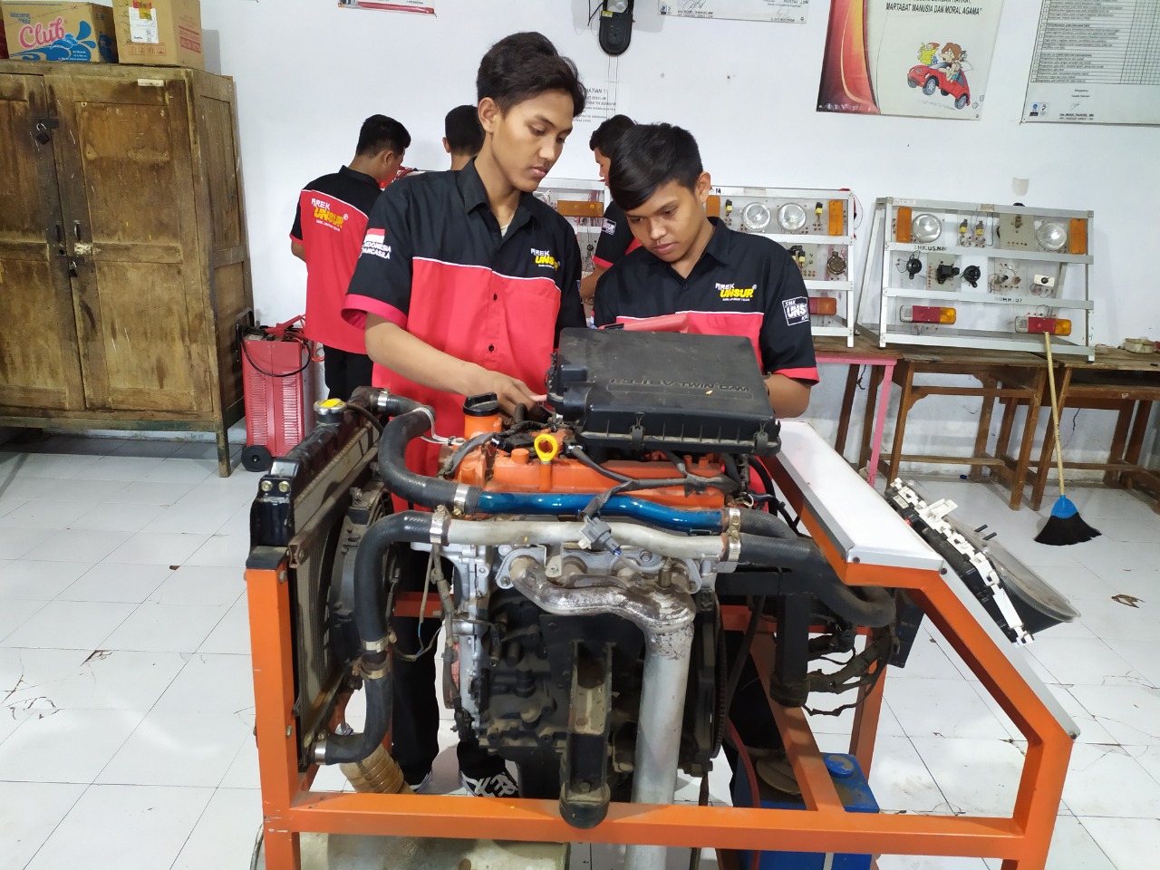 Kegiatan Praktik TKR